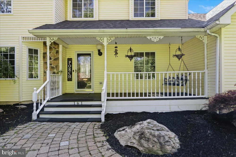 161 ACORN LANE Stroudsburg, PA 18360