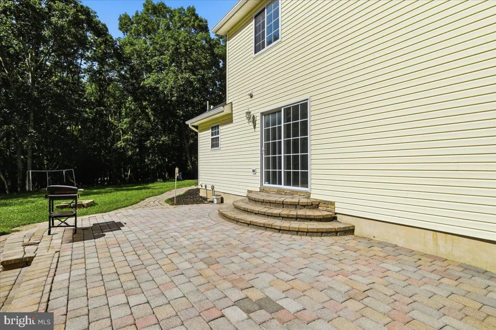 161 ACORN LANE Stroudsburg, PA 18360