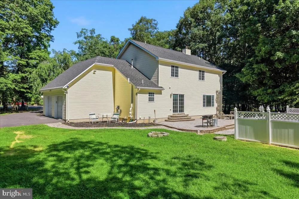 161 ACORN LANE Stroudsburg, PA 18360