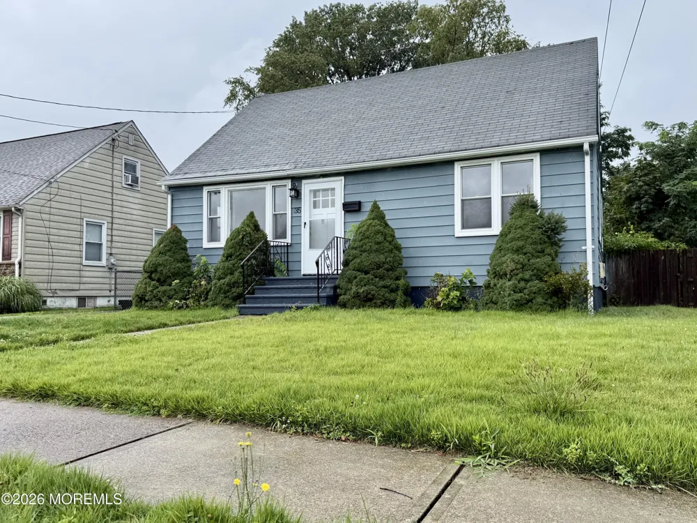 35 Unwin Drive Hamilton, NJ 08610