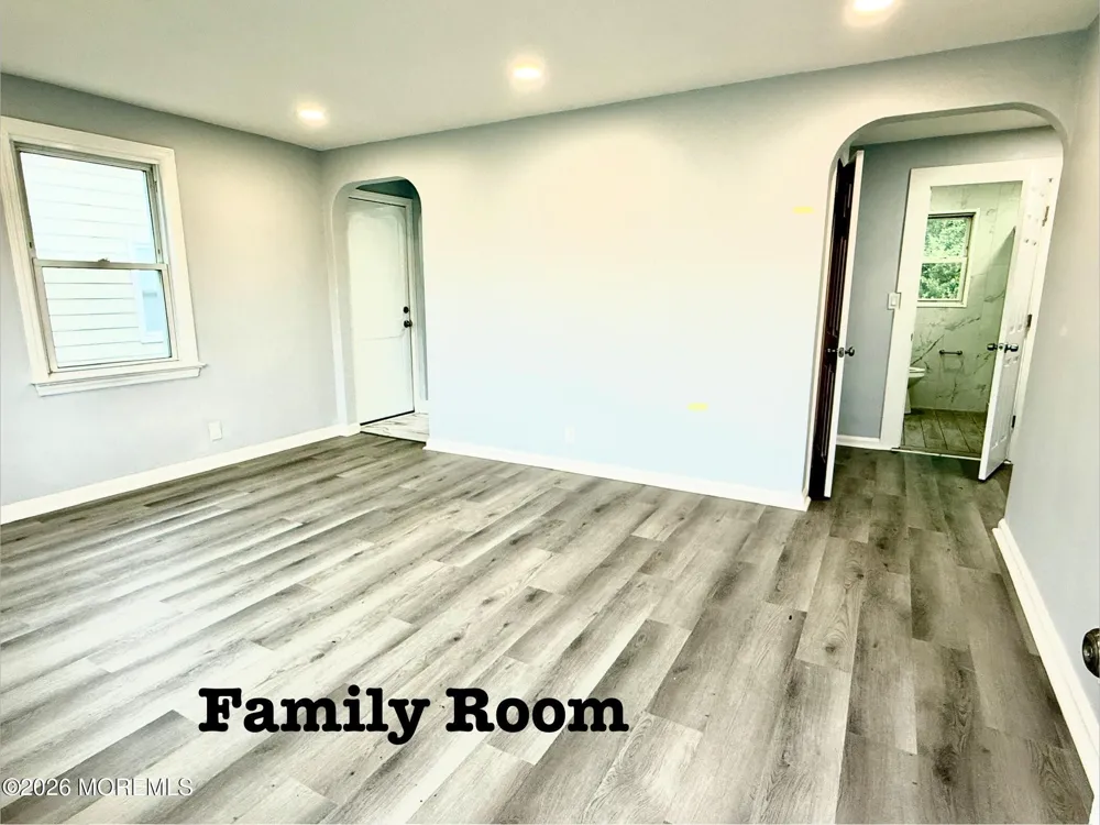 35 Unwin Drive Hamilton, NJ 08610