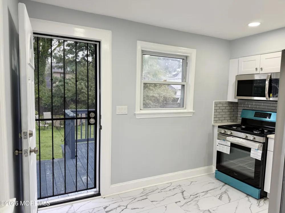 35 Unwin Drive Hamilton, NJ 08610