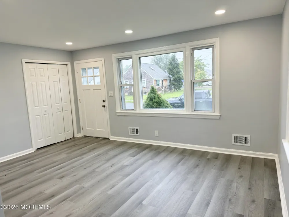 35 Unwin Drive Hamilton, NJ 08610