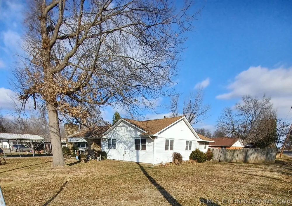 722 SW 4th Street Checotah, OK 74426