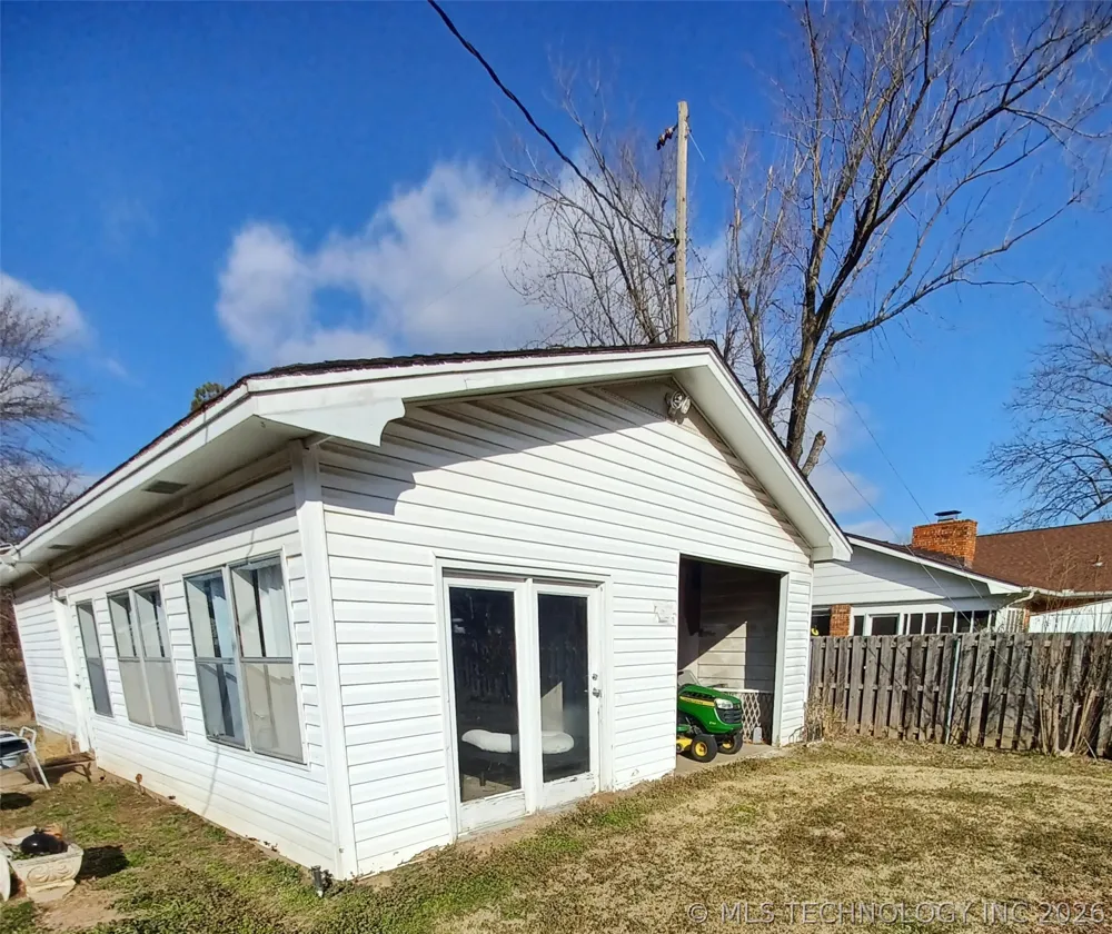 722 SW 4th Street Checotah, OK 74426