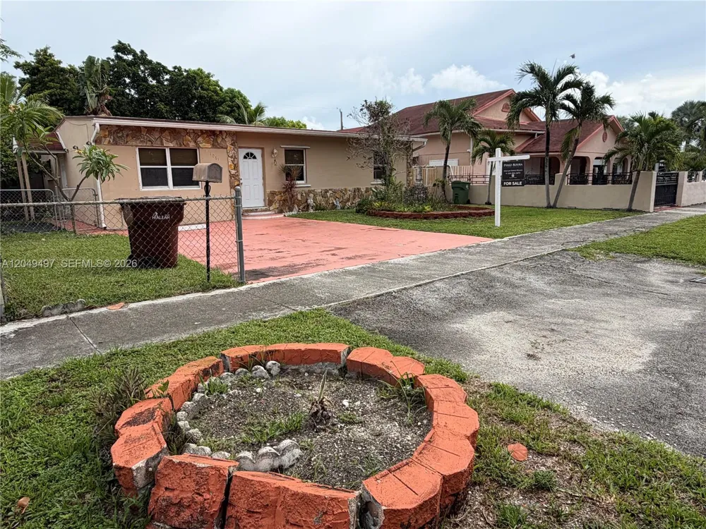 1061 E 20th St Hialeah, FL 33013