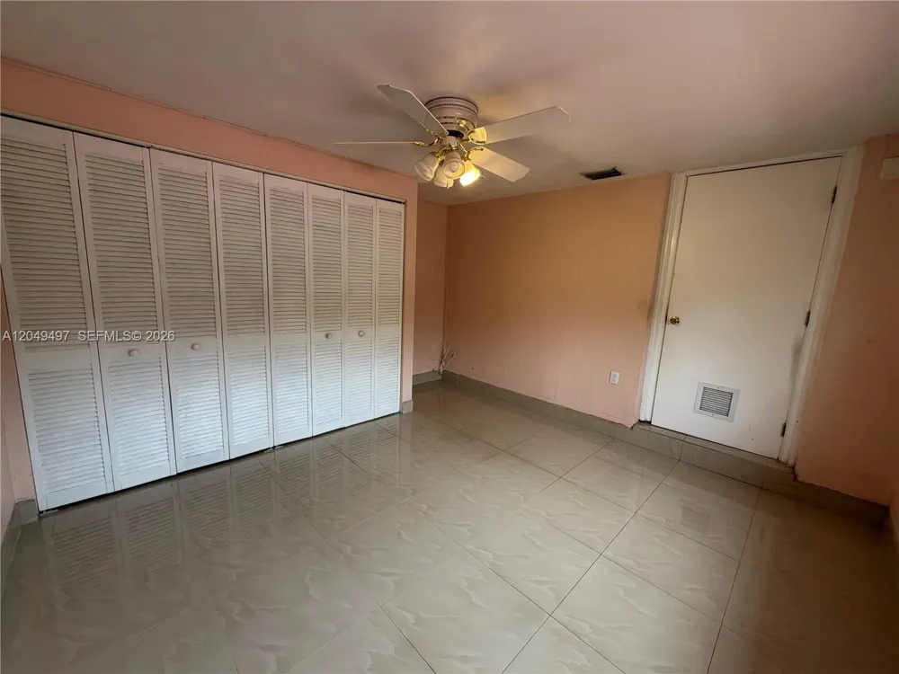 1061 E 20th St Hialeah, FL 33013