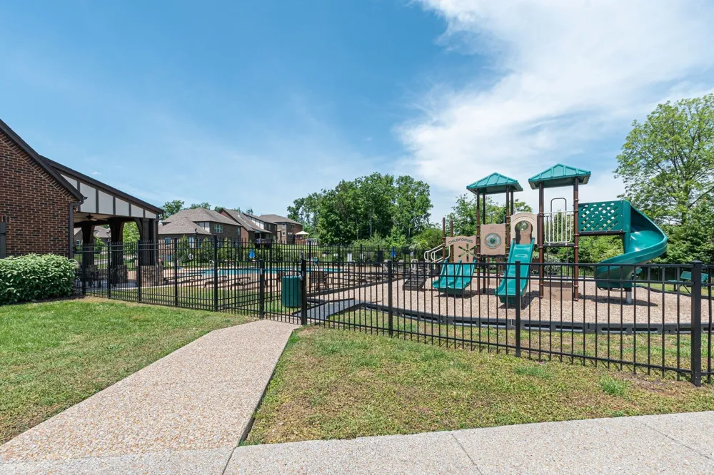 4404 Birdseye Ct Hermitage, TN 37076
