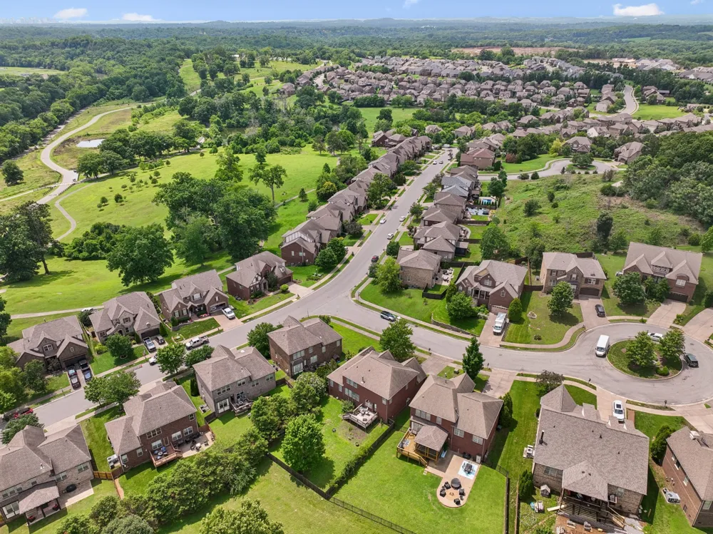 4404 Birdseye Ct Hermitage, TN 37076