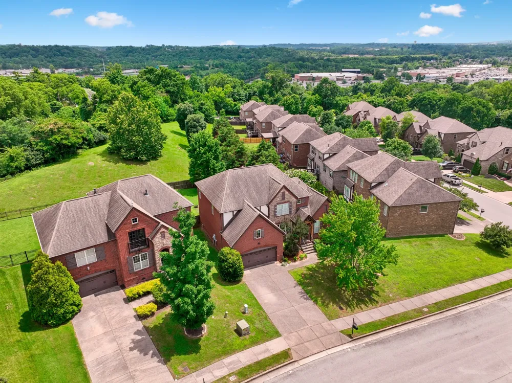 4404 Birdseye Ct Hermitage, TN 37076