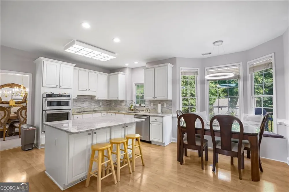 3884 Meandering WAY SW Lilburn, GA 30047