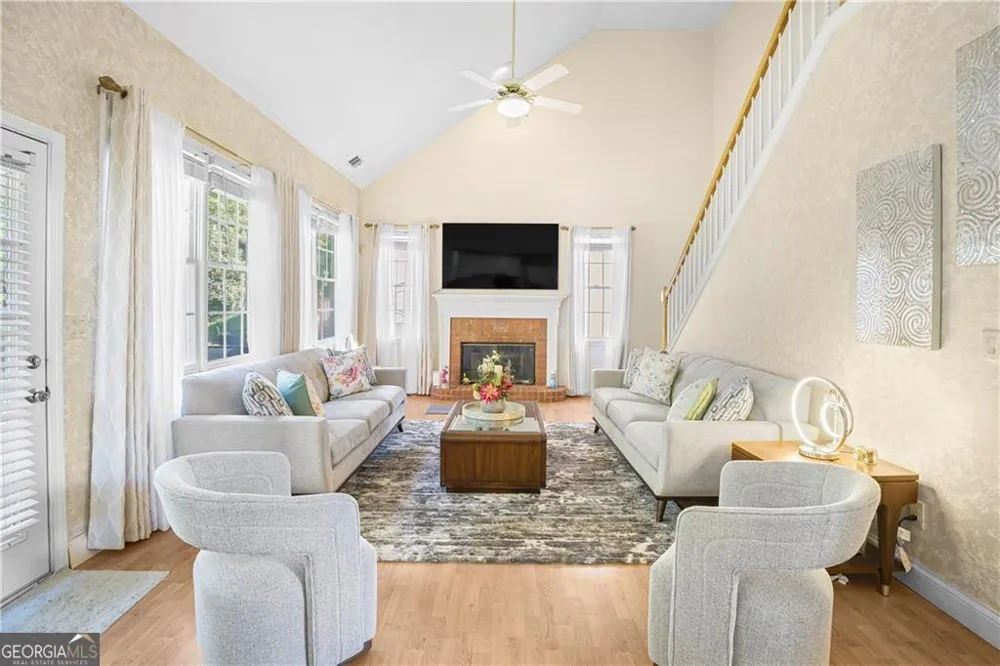 3884 Meandering WAY SW Lilburn, GA 30047