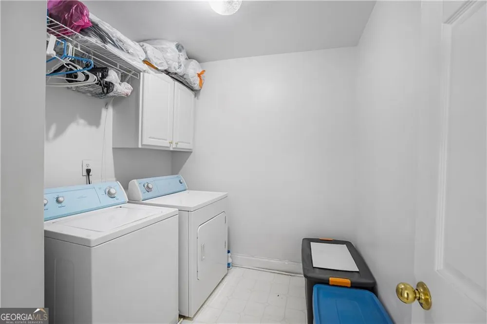 3884 Meandering WAY SW Lilburn, GA 30047