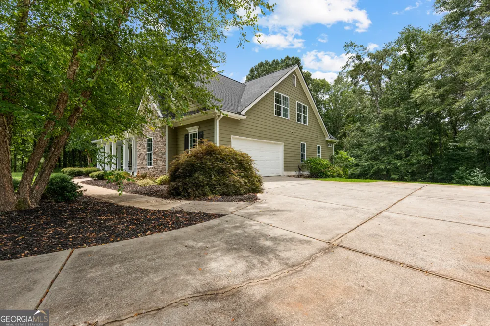 285 Huckaby RD Brooks, GA 30205