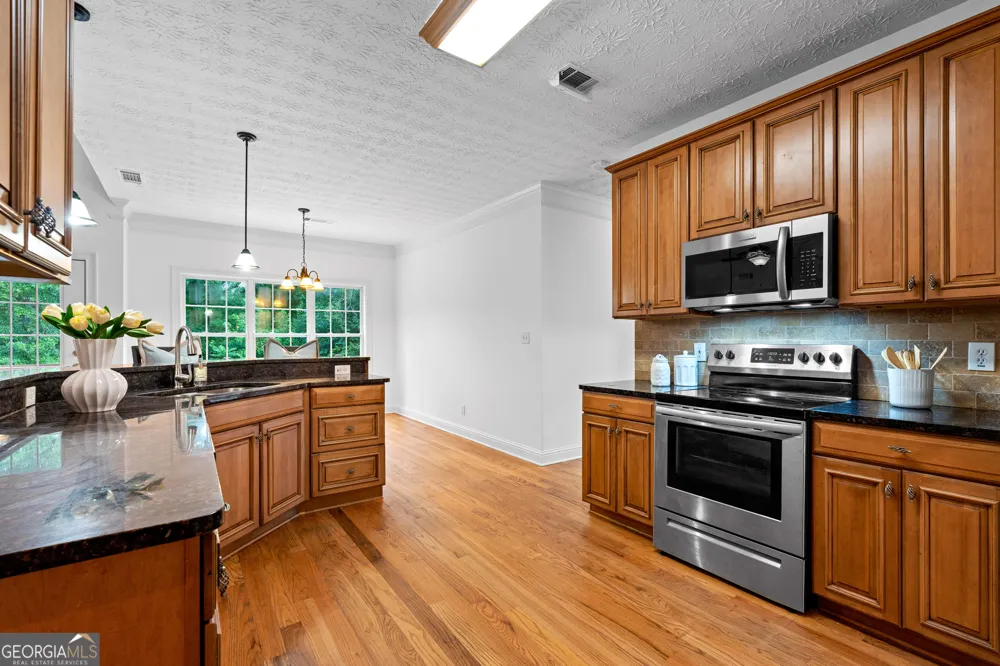 285 Huckaby RD Brooks, GA 30205