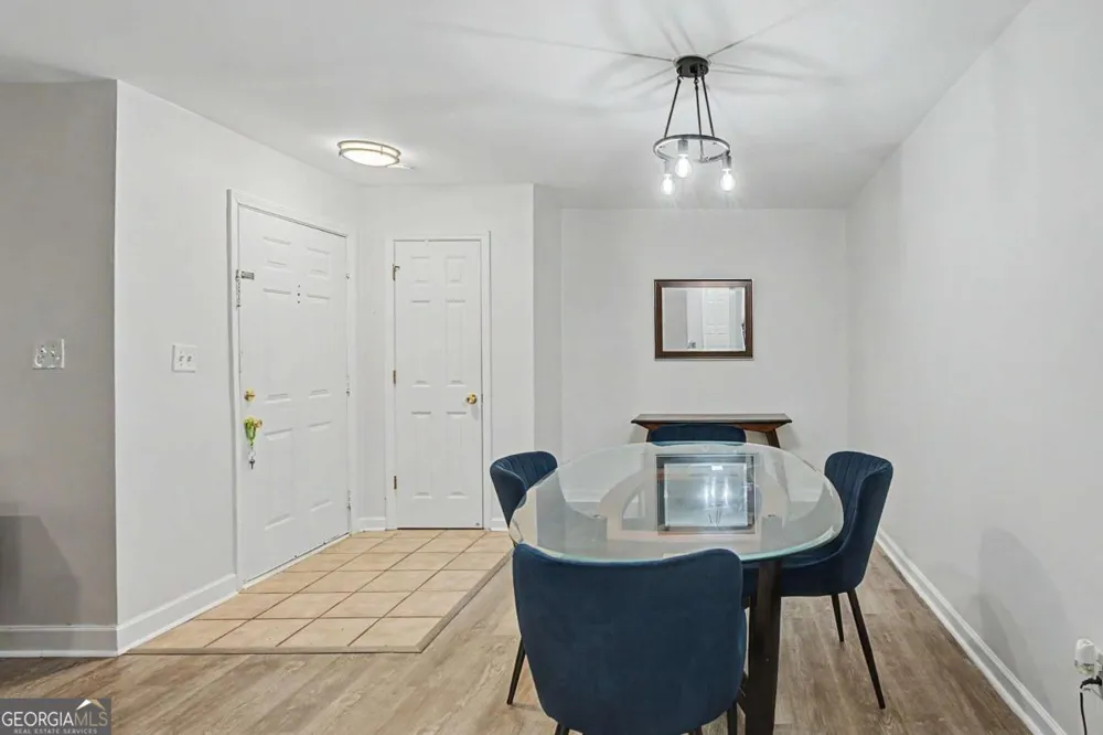 706 Brighton PT Sandy Springs, GA 30328