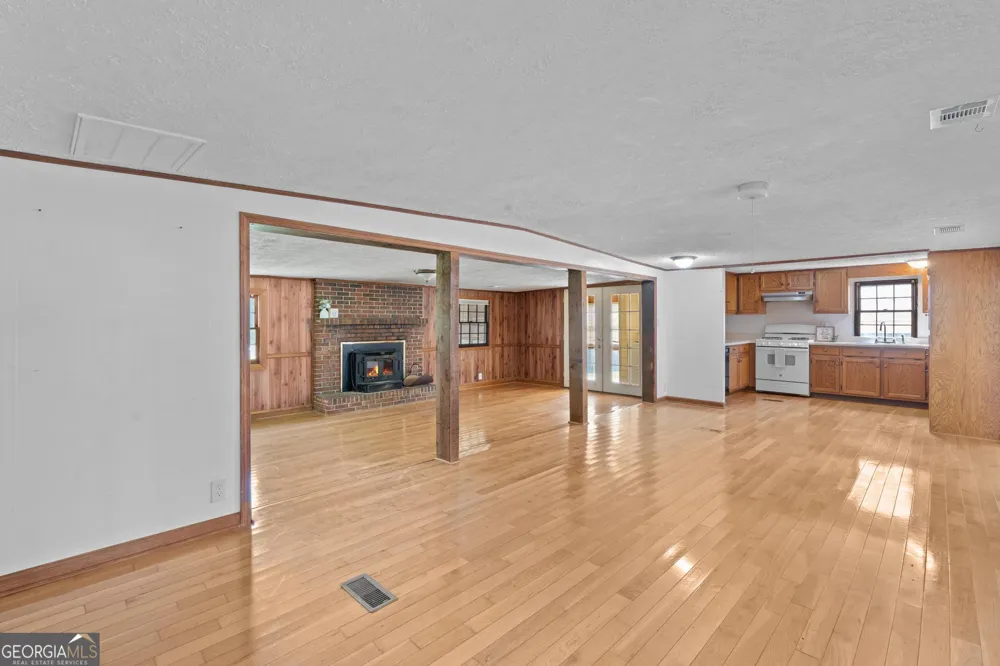 176 Midland ST Williamson, GA 30292