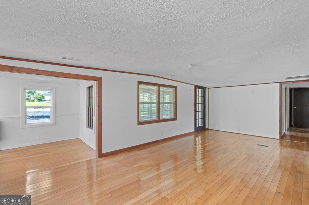 176 Midland ST Williamson, GA 30292