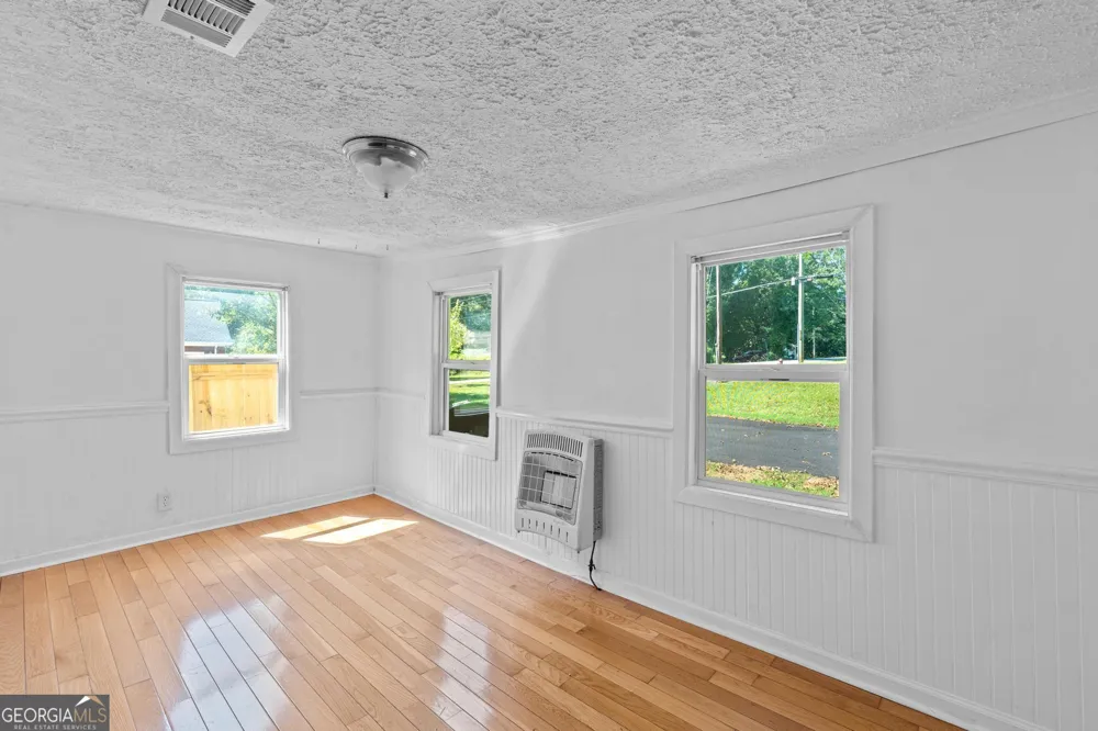 176 Midland ST Williamson, GA 30292