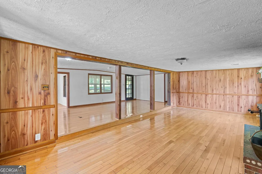 176 Midland ST Williamson, GA 30292