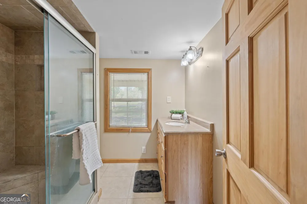 176 Midland ST Williamson, GA 30292