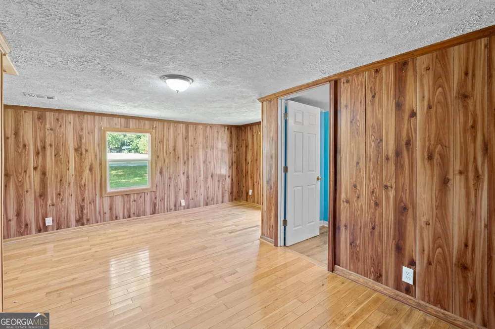 176 Midland ST Williamson, GA 30292