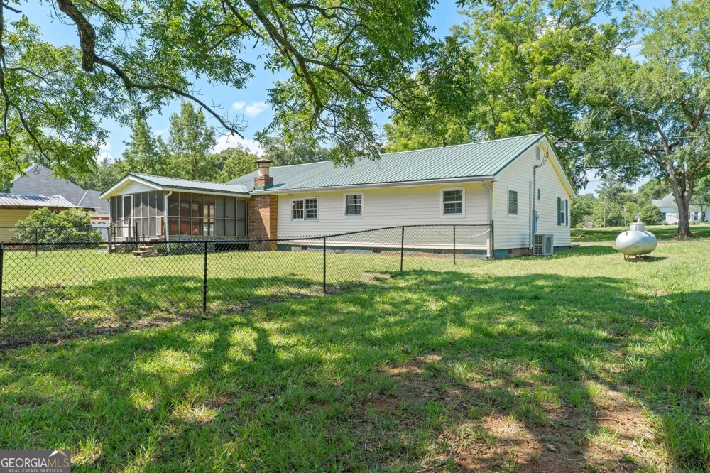 176 Midland ST Williamson, GA 30292