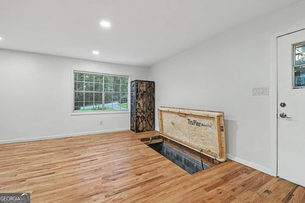 2216 Chestnut Log DR Lithia Springs, GA 30122