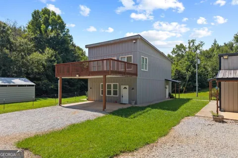 221 Columbus DR