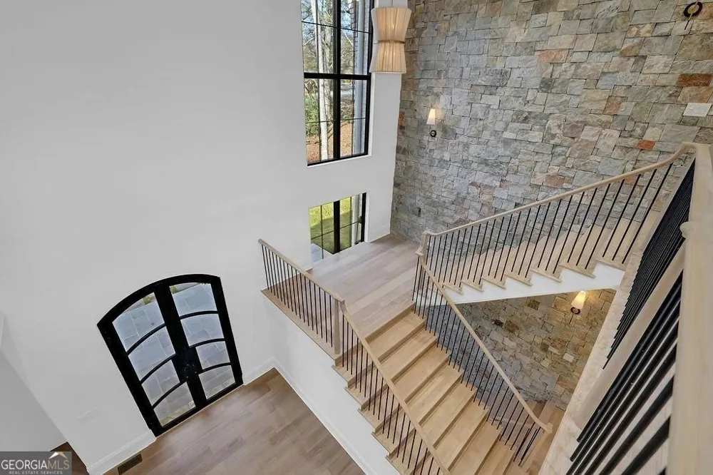 135 Oak Leaf TRL Milton, GA 30004