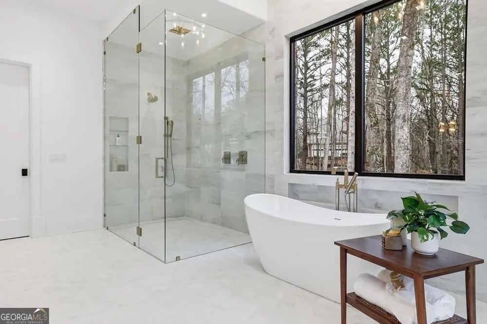 135 Oak Leaf TRL Milton, GA 30004