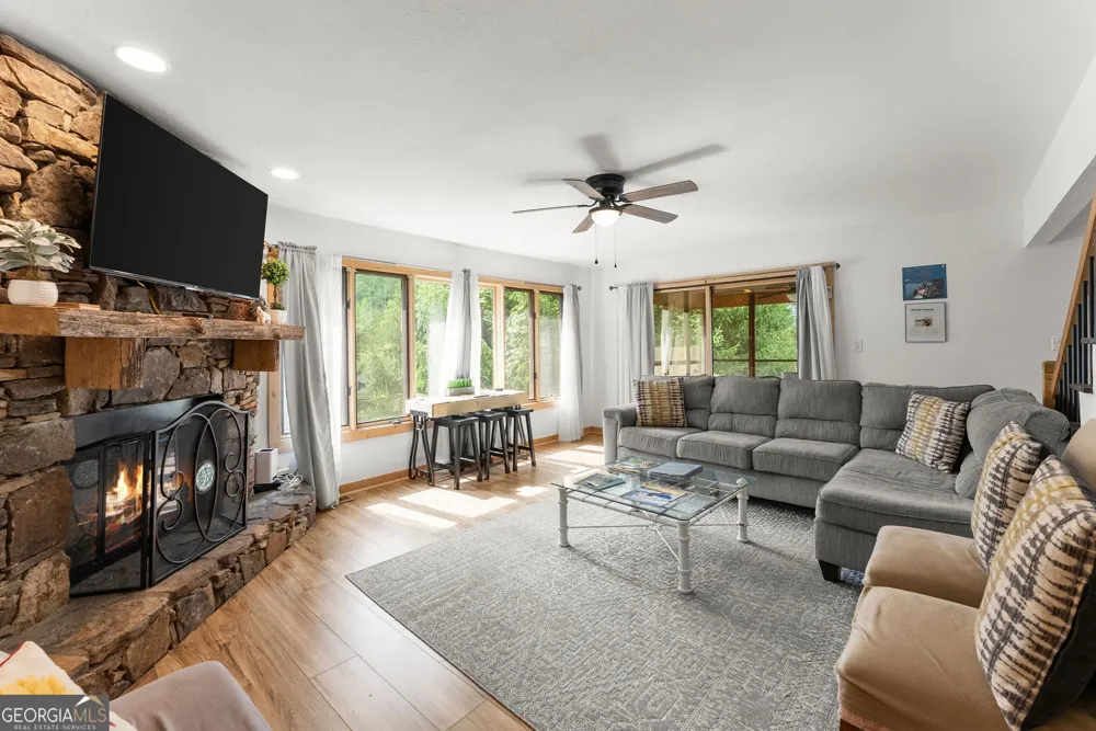 327 Brucken Strasse Helen, GA 30545
