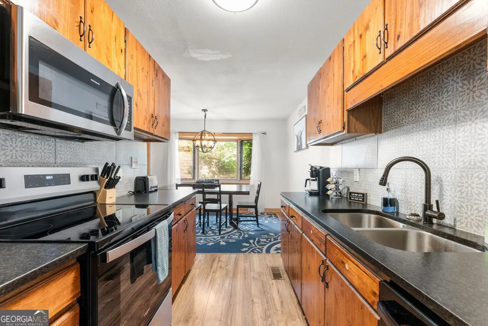 327 Brucken Strasse Helen, GA 30545