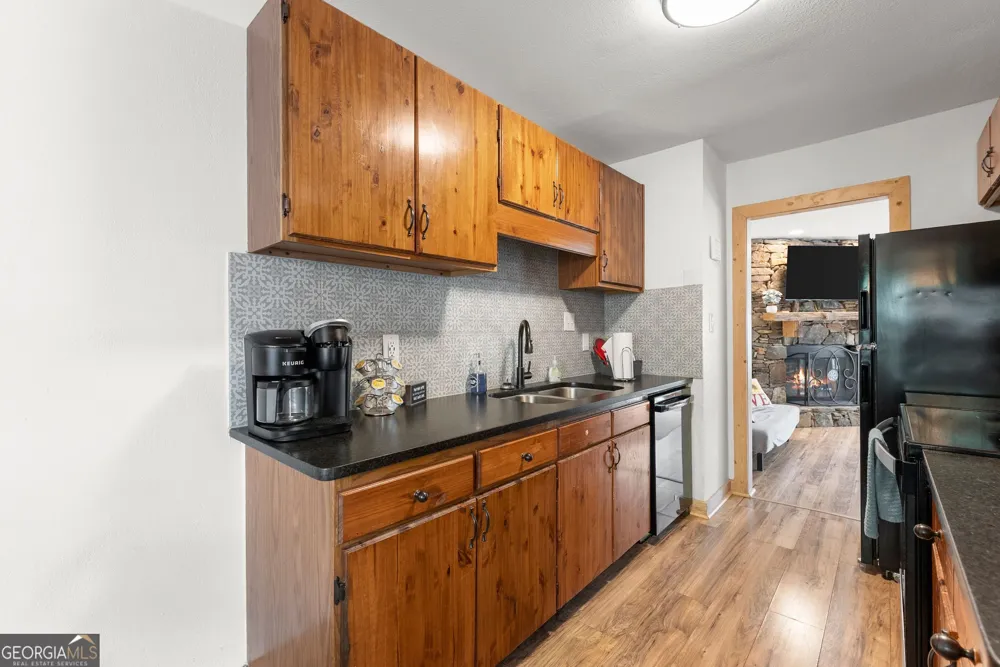 327 Brucken Strasse Helen, GA 30545