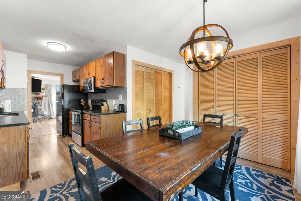 327 Brucken Strasse Helen, GA 30545