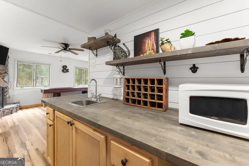 327 Brucken Strasse Helen, GA 30545