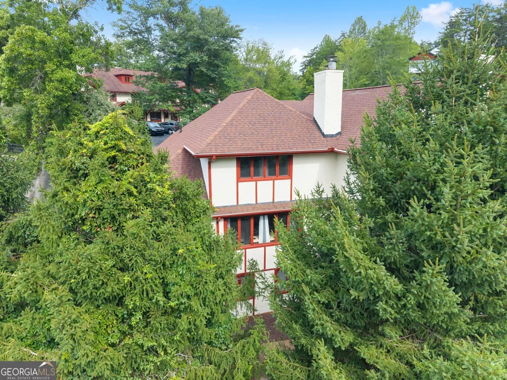 327 Brucken Strasse Helen, GA 30545