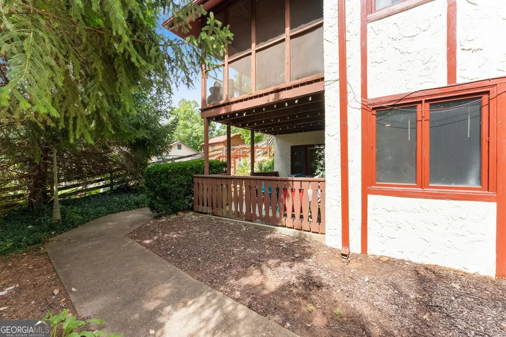 327 Brucken Strasse Helen, GA 30545