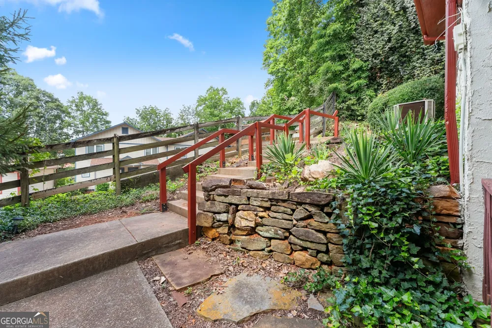 327 Brucken Strasse Helen, GA 30545