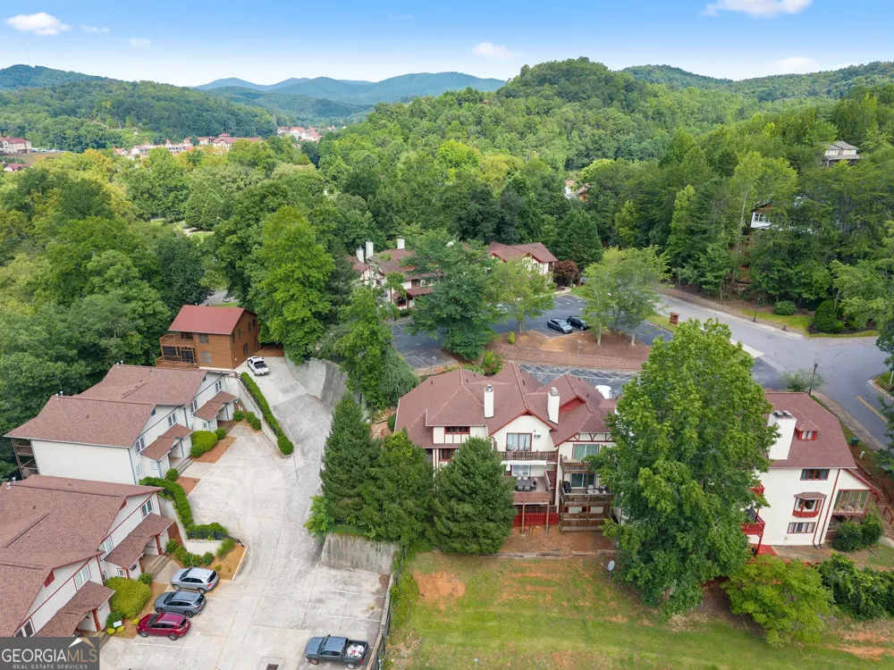 327 Brucken Strasse Helen, GA 30545