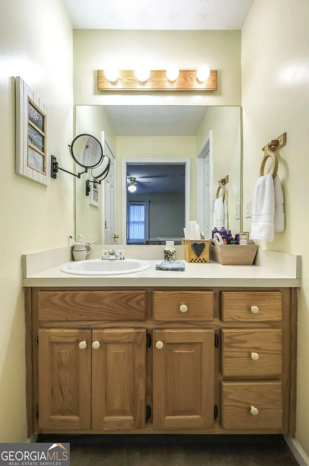 712 Honeysuckle LN Temple, GA 30179