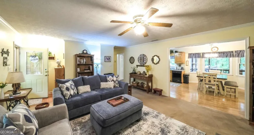 712 Honeysuckle LN Temple, GA 30179