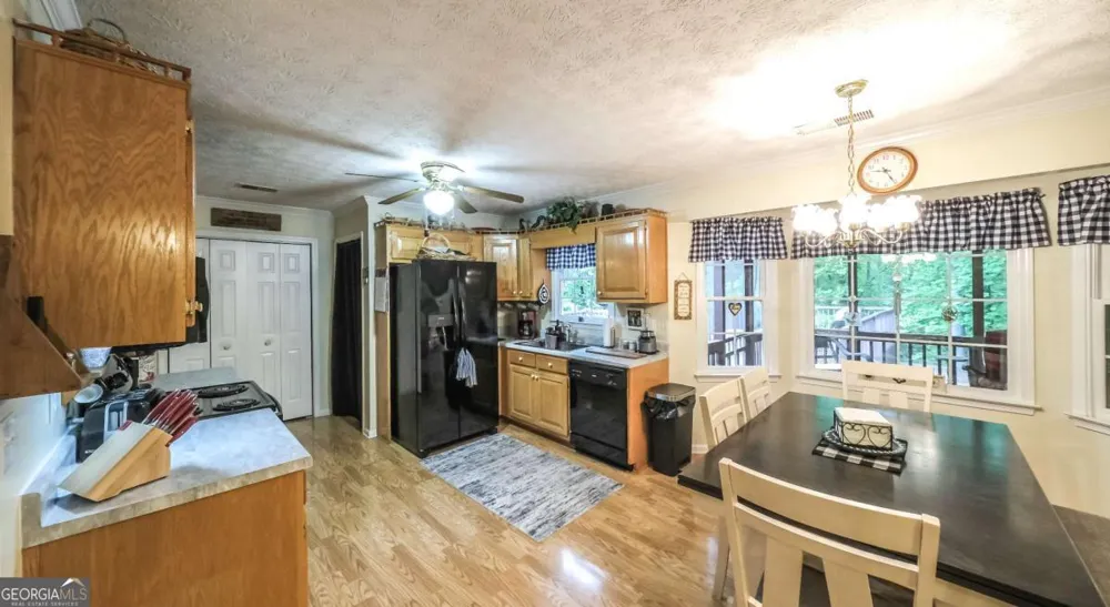 712 Honeysuckle LN Temple, GA 30179
