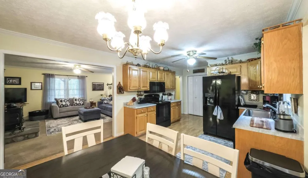 712 Honeysuckle LN Temple, GA 30179