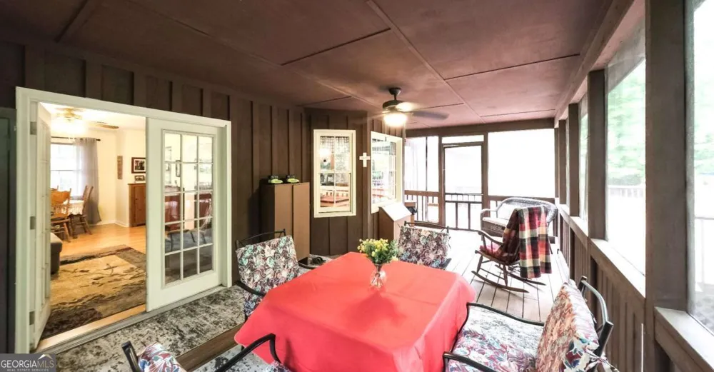 712 Honeysuckle LN Temple, GA 30179