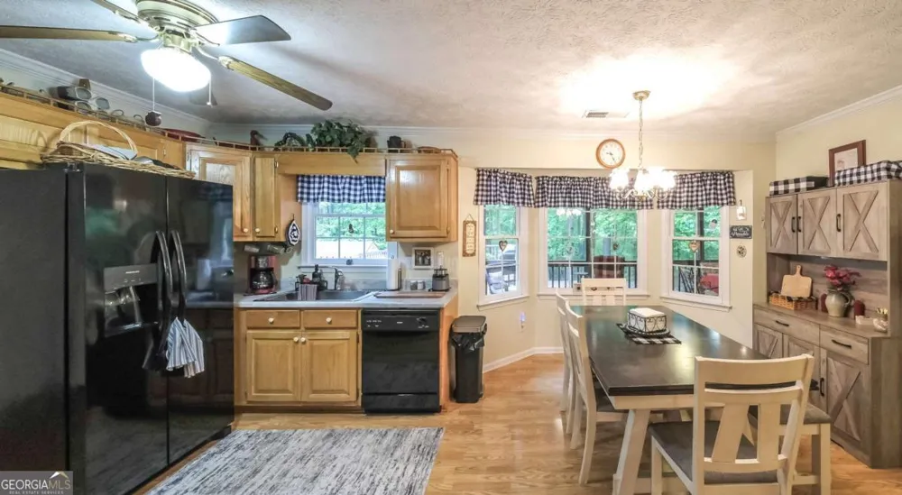 712 Honeysuckle LN Temple, GA 30179
