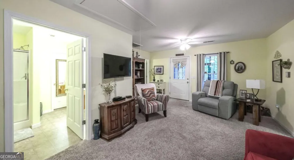 712 Honeysuckle LN Temple, GA 30179
