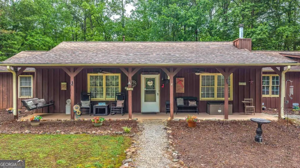 712 Honeysuckle LN Temple, GA 30179