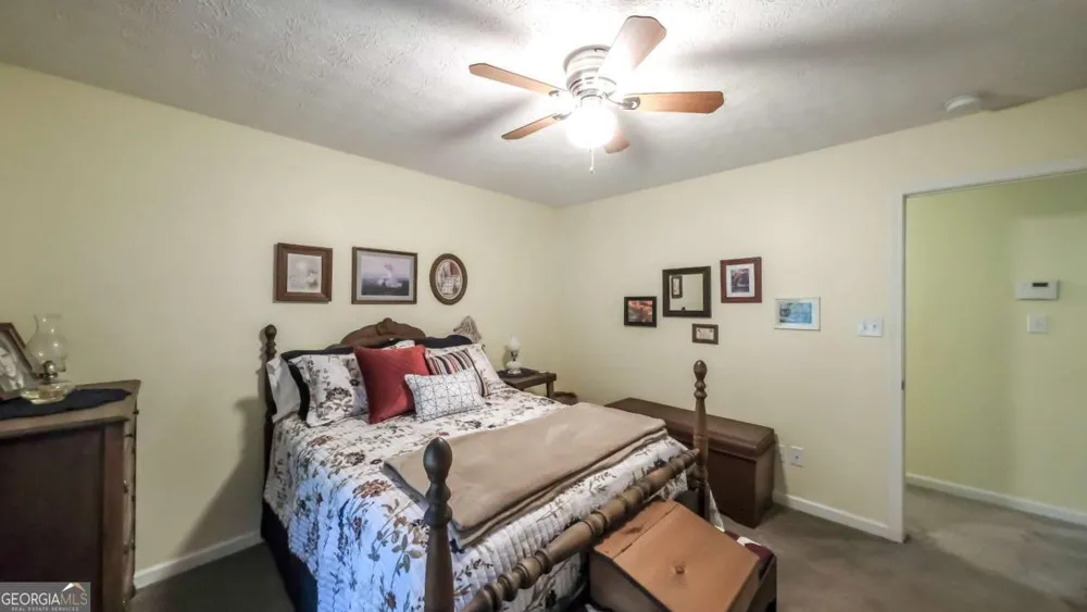 712 Honeysuckle LN Temple, GA 30179