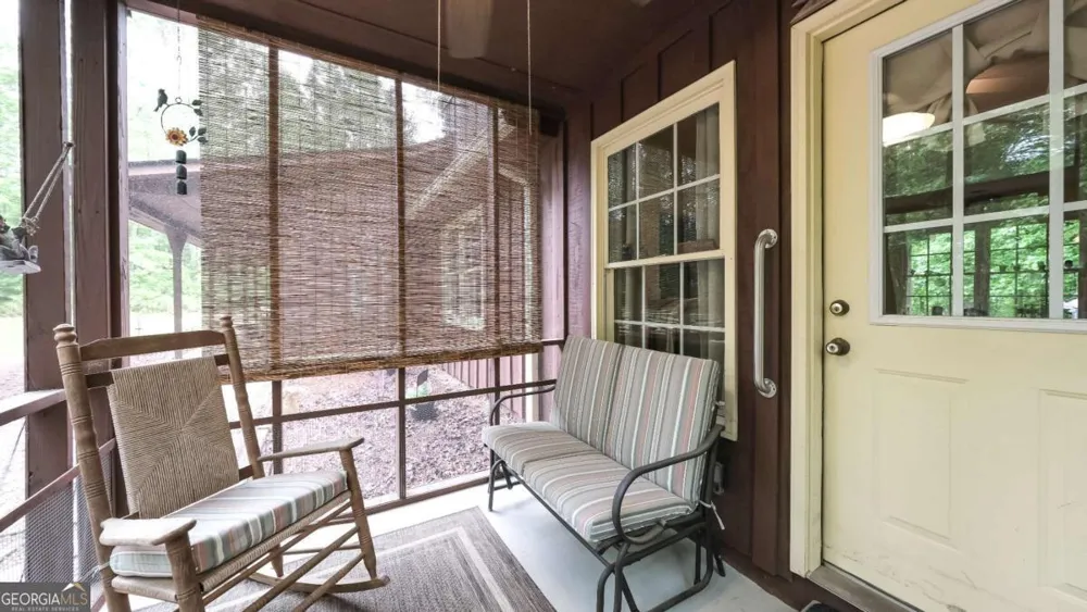 712 Honeysuckle LN Temple, GA 30179